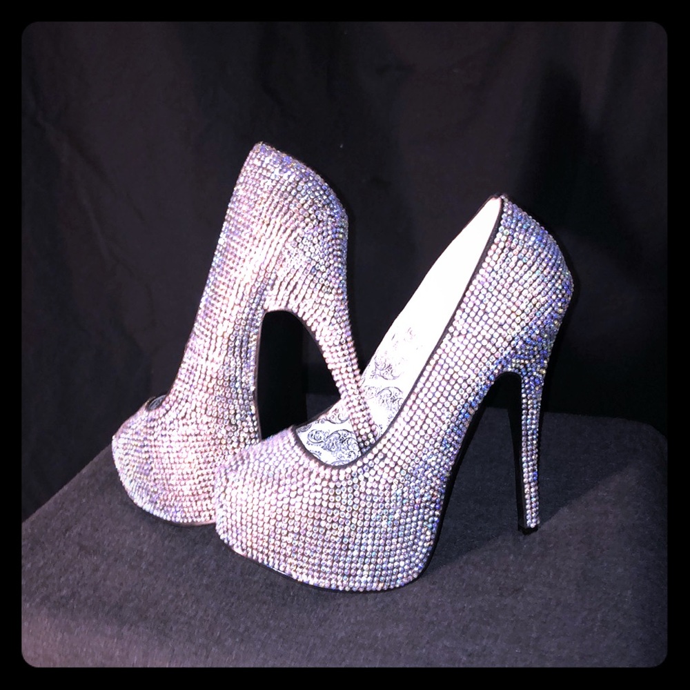 BORDELLO TEEZE-06R rhinestone heels size 7 New